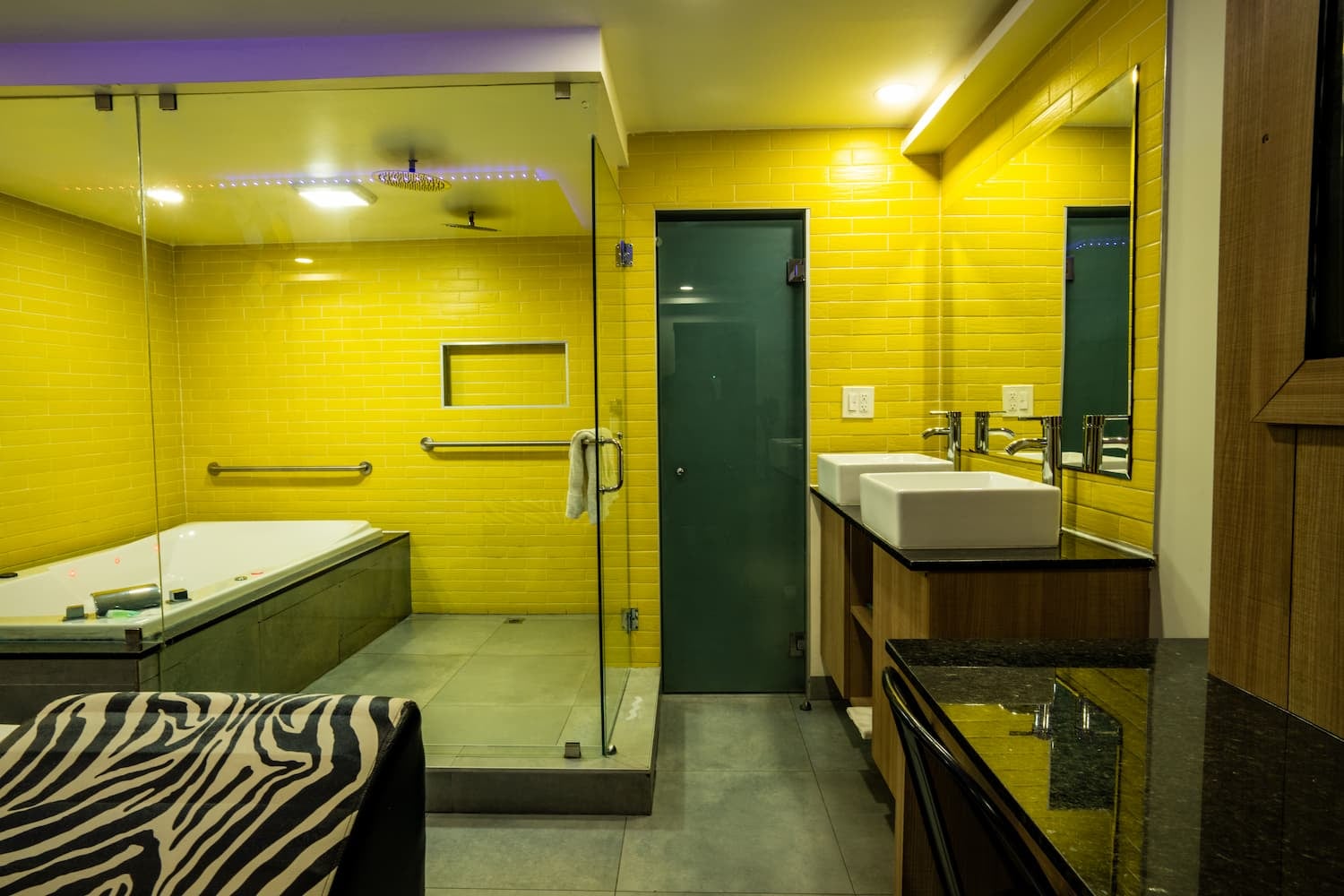 Suite Jacuzzi view 2