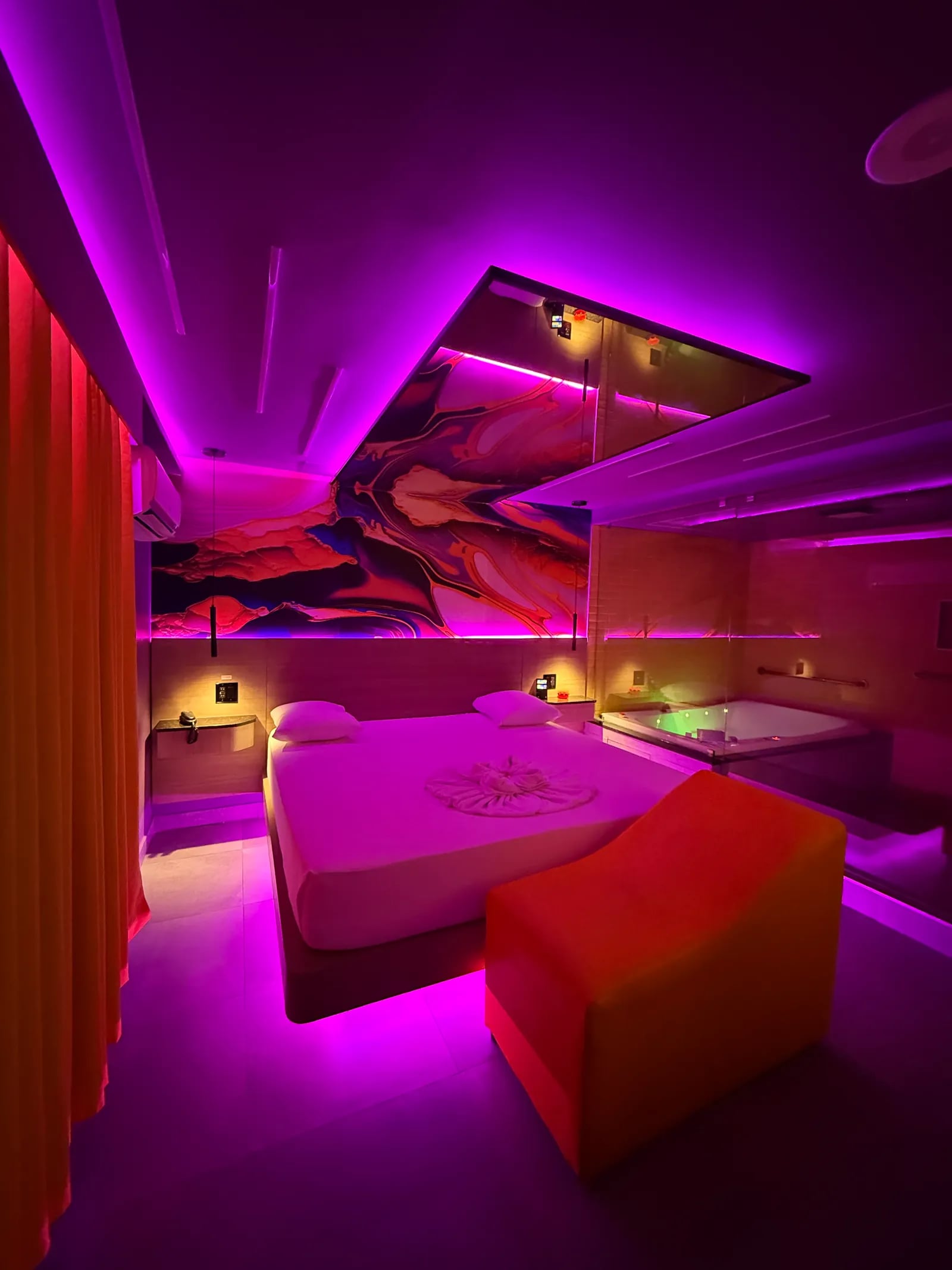 Suite Jacuzzi view 6