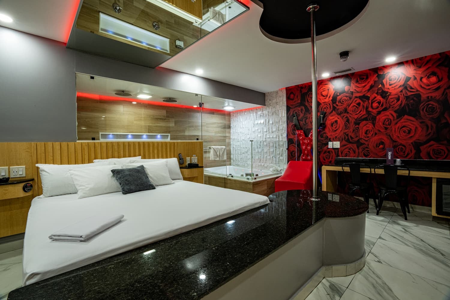 Scape Motel - Suite view 3
